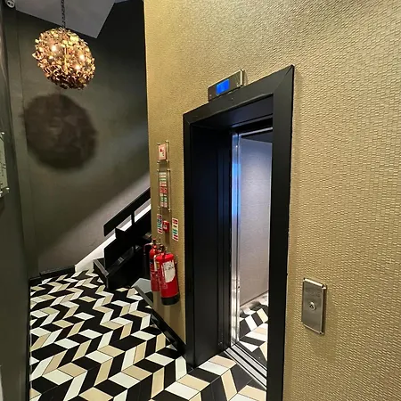 Grafton Street By Break 4*