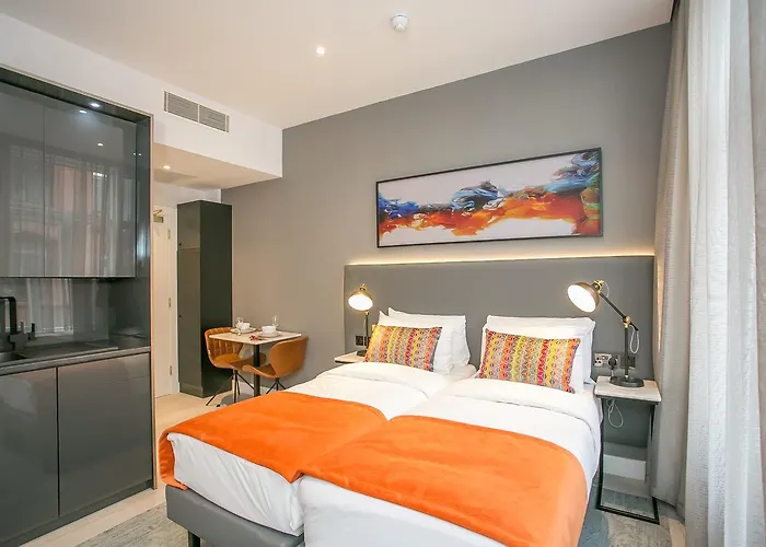 Grafton Street By Break