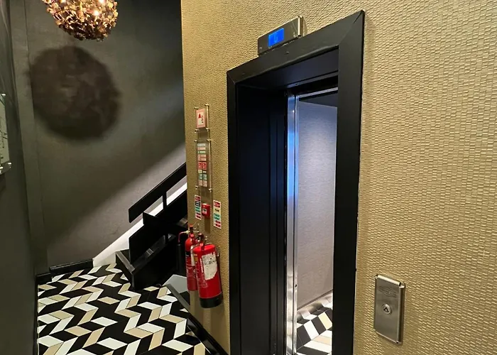 Grafton Street By Break 4*