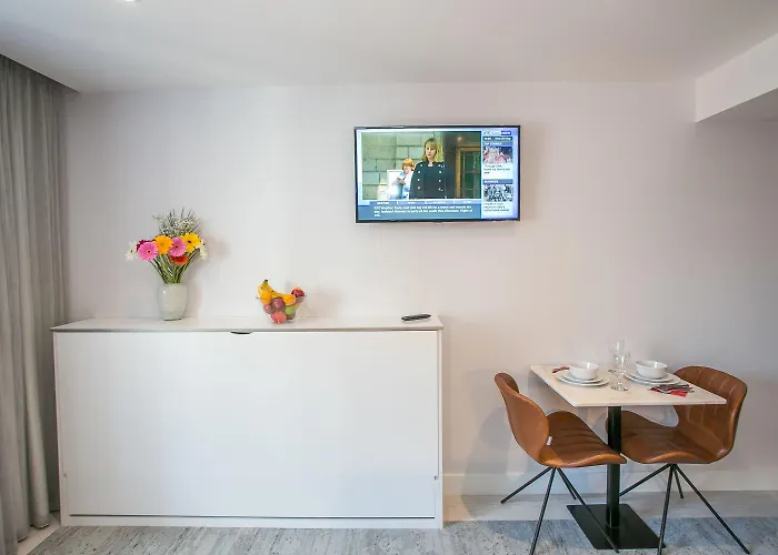 Grafton Street By Break 4*