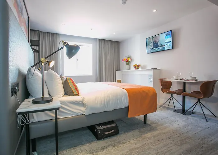 Grafton Street By Break