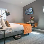 Grafton Street Boutique By Break