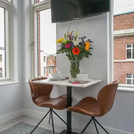 מלון דירות Grafton Street By Break 4*