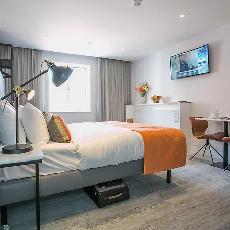 Grafton Street By Break