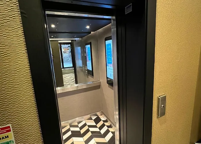 Grafton Street By Break