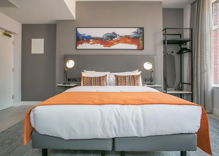 Grafton Street By Break Dublin